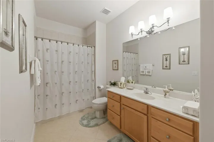 4945 Shaker Heights Ct Ct 202, Naples, Florida 34112