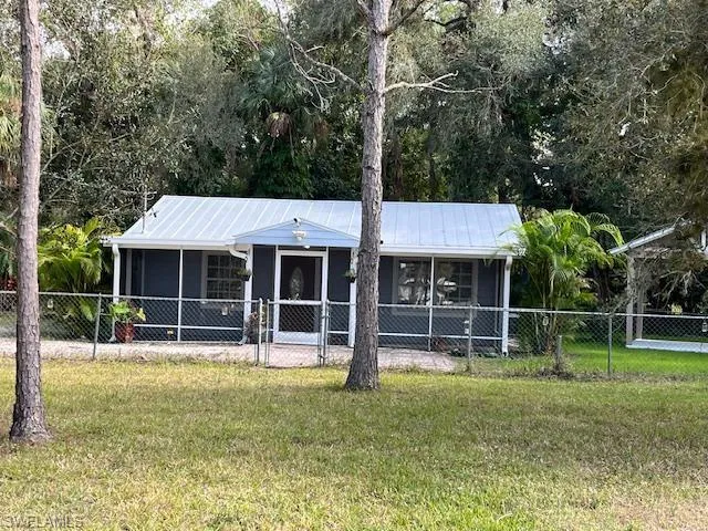 13850  Cemetery  RD, Fort Myers, FL 33905