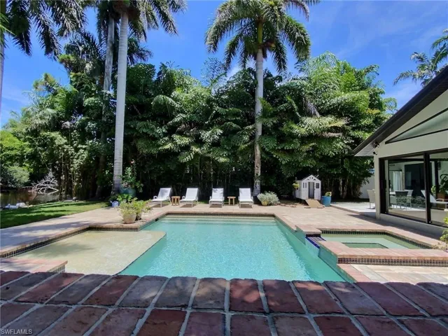 1031 Diana Ave, Naples, Florida 34103