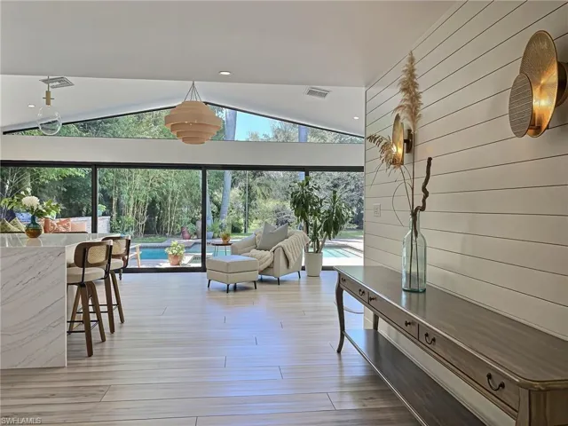 1031 Diana Ave, Naples, Florida 34103