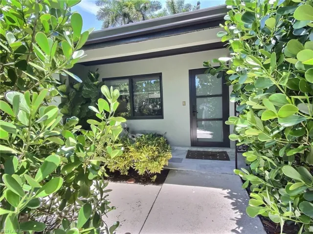 1031 Diana Ave, Naples, Florida 34103