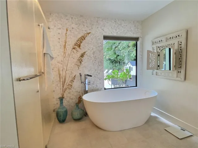 1031 Diana Ave, Naples, Florida 34103