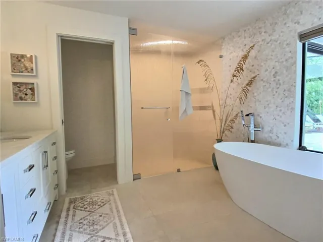 1031 Diana Ave, Naples, Florida 34103
