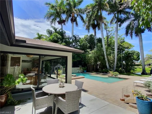 1031 Diana Ave, Naples, Florida 34103
