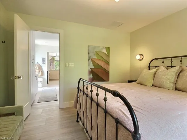 1031 Diana Ave, Naples, Florida 34103