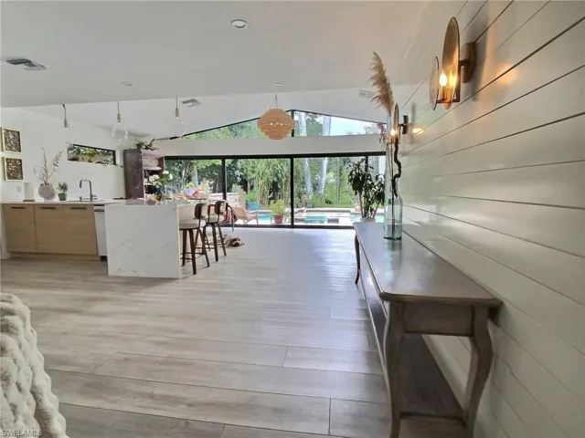 1031 Diana Ave, Naples, Florida 34103