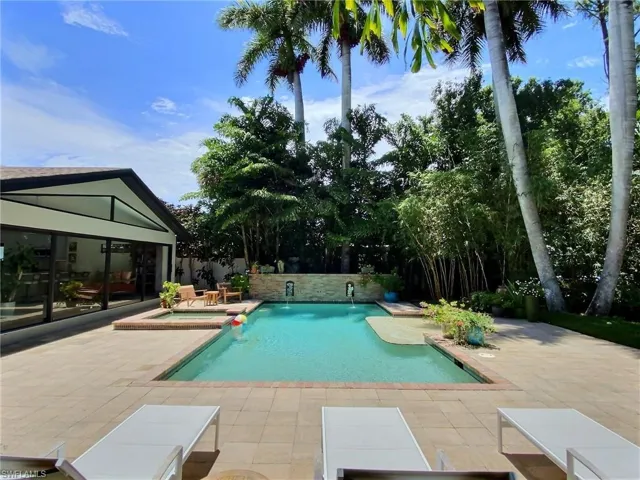 1031 Diana Ave, Naples, Florida 34103