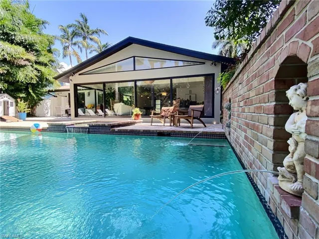 1031 Diana Ave, Naples, Florida 34103