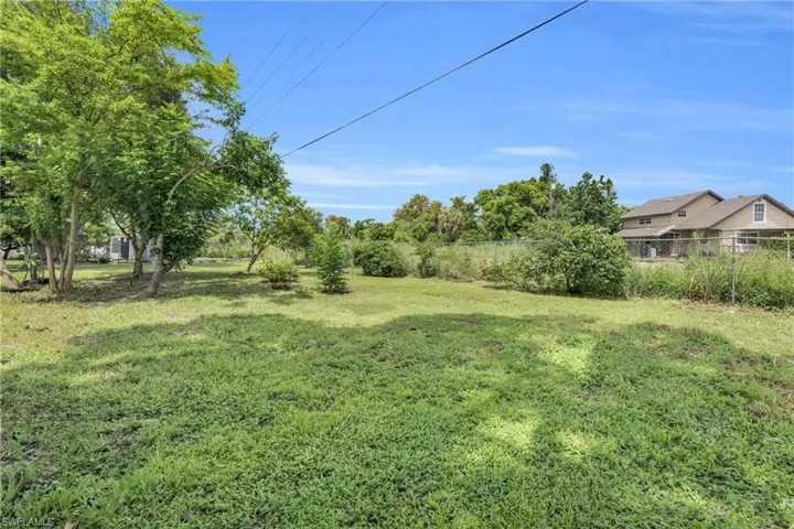 Large Fenced-In Backyard!