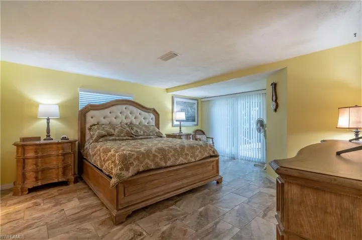 2224  Kings Lake  BLVD, Naples, FL 34112