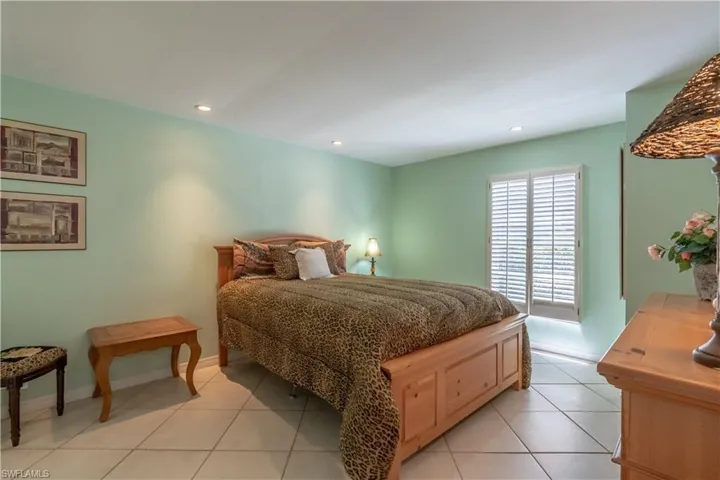 2224  Kings Lake  BLVD, Naples, FL 34112