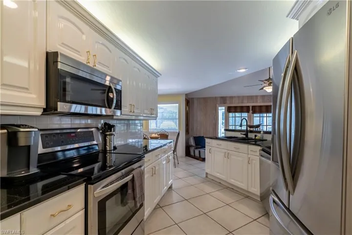 2224  Kings Lake  BLVD, Naples, FL 34112