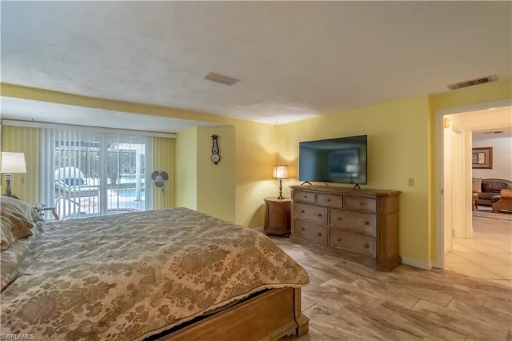 2224  Kings Lake  BLVD, Naples, FL 34112