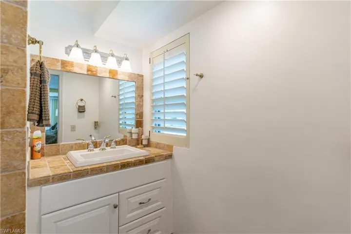 2224  Kings Lake  BLVD, Naples, FL 34112