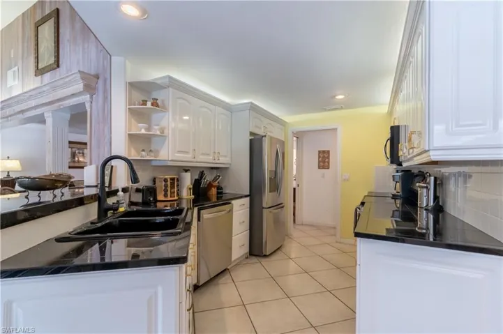 2224  Kings Lake  BLVD, Naples, FL 34112