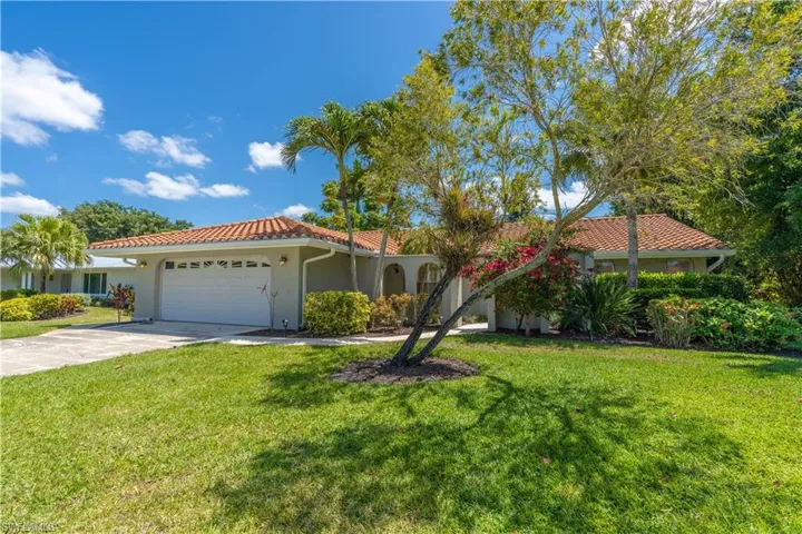 2224  Kings Lake  BLVD, Naples, FL 34112