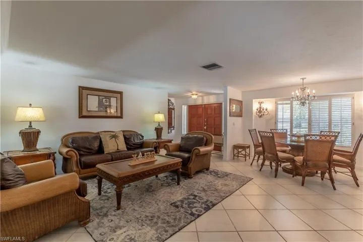 2224  Kings Lake  BLVD, Naples, FL 34112