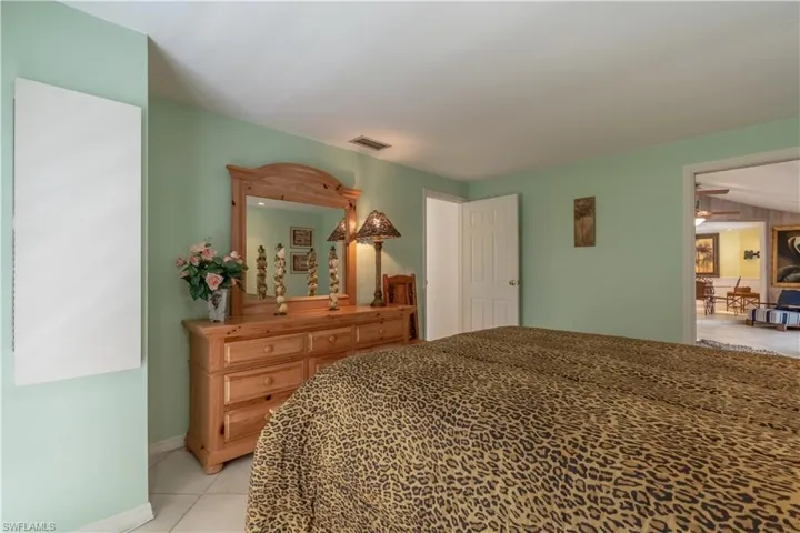 2224  Kings Lake  BLVD, Naples, FL 34112