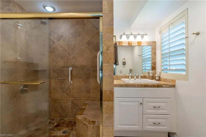 2224  Kings Lake  BLVD, Naples, FL 34112