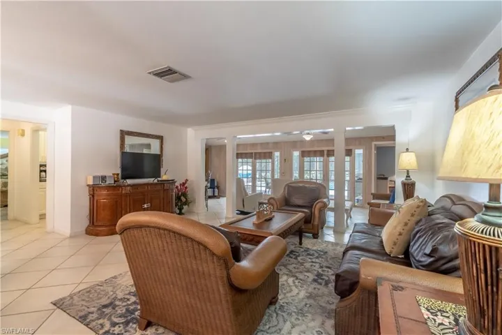 2224  Kings Lake  BLVD, Naples, FL 34112