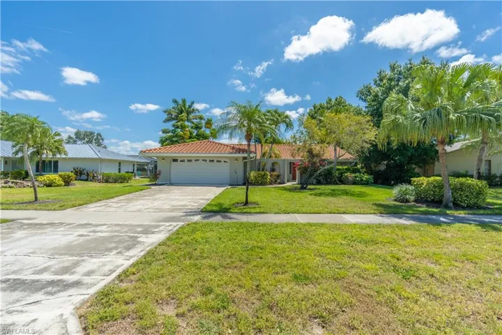 2224  Kings Lake  BLVD, Naples, FL 34112