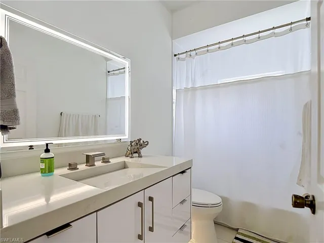 10735 San Tropez Cir, Estero, Florida 33928