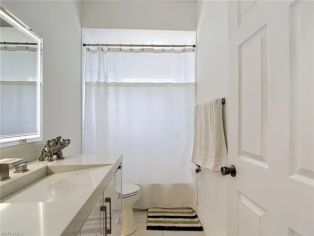 10735 San Tropez Cir, Estero, Florida 33928