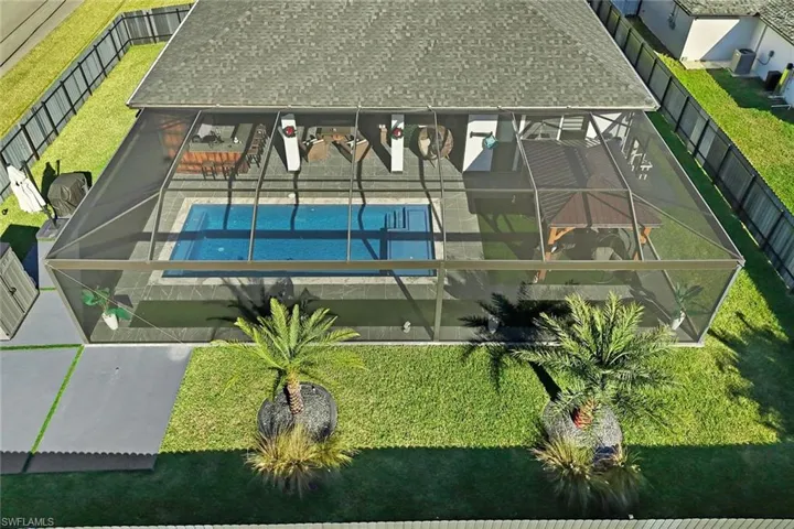 Birds eye view of property