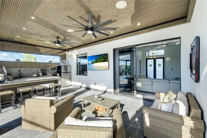 View of patio / terrace with an outdoor hangout area