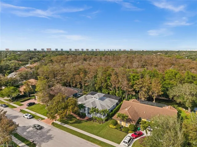 Birds eye view of property