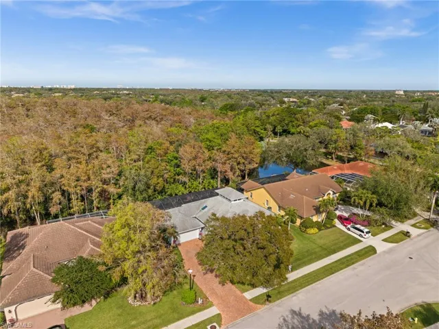 Birds eye view of property