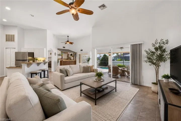 2703 Juanita Pl, Cape Coral, Florida 33909