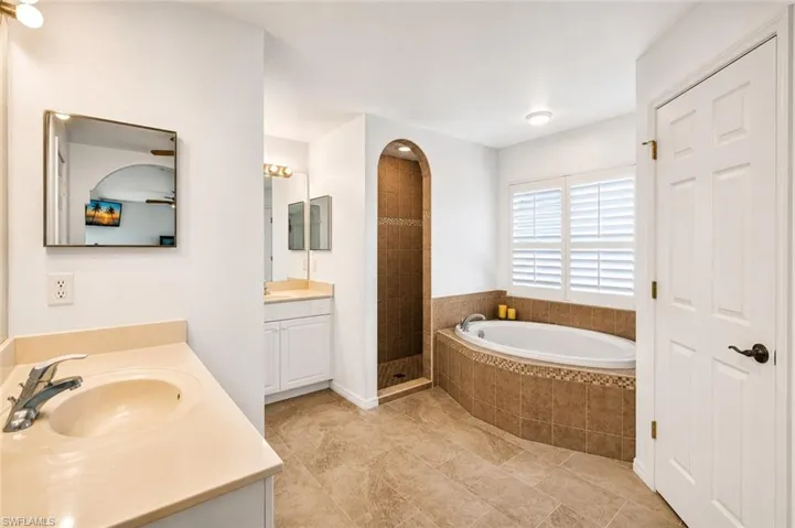 2703 Juanita Pl, Cape Coral, Florida 33909