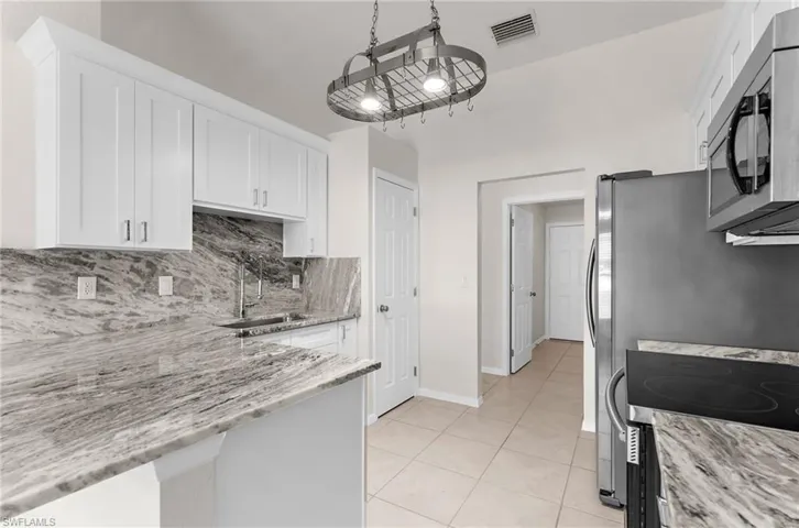 1603 Ne 34th Ln, Cape Coral, Florida 33909