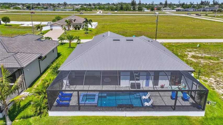 1212 32nd Pl, Cape Coral, Florida 33993