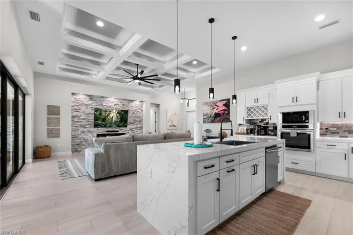 1212 32nd Pl, Cape Coral, Florida 33993