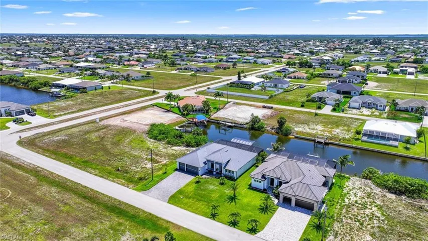 1212 32nd Pl, Cape Coral, Florida 33993
