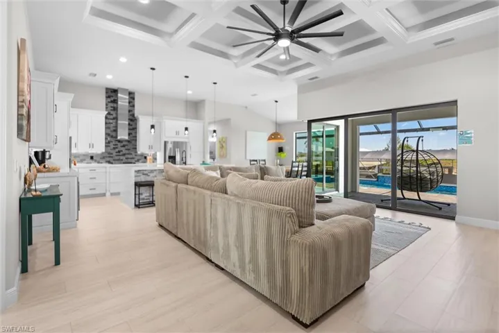 1212 32nd Pl, Cape Coral, Florida 33993