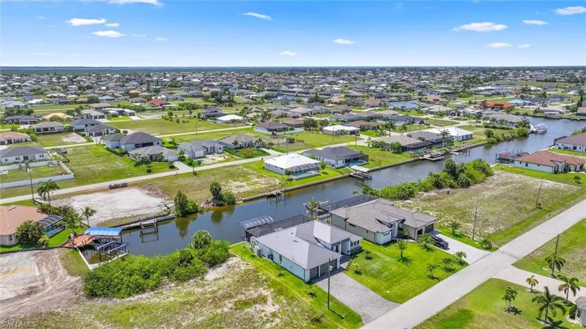 1212 32nd Pl, Cape Coral, Florida 33993