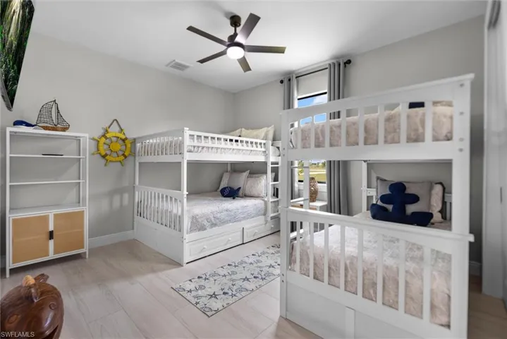 1212 32nd Pl, Cape Coral, Florida 33993