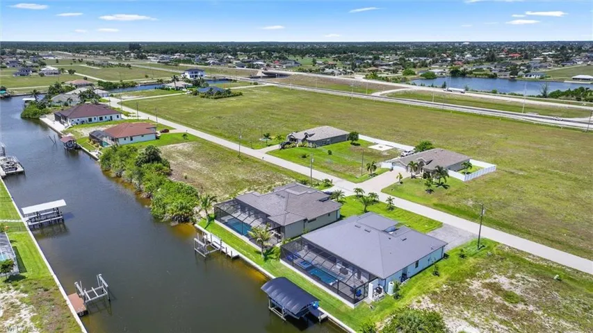 1212 32nd Pl, Cape Coral, Florida 33993