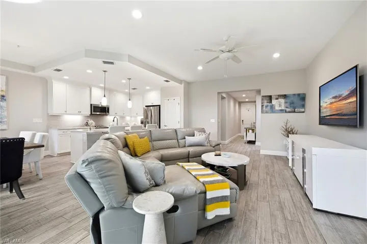 2318 Sawyers Hill Rd 103, Naples, Florida 34120