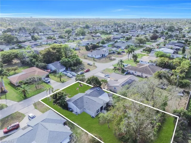 4126 SE 1st  CT, Cape Coral, FL 33904