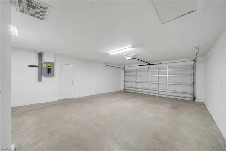 4126 SE 1st  CT, Cape Coral, FL 33904