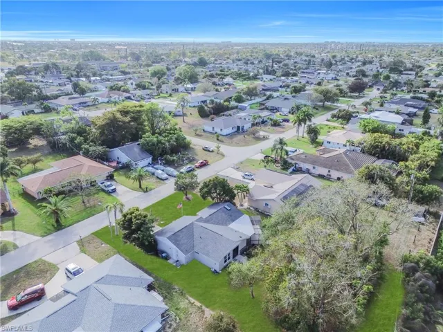 4126 SE 1st  CT, Cape Coral, FL 33904