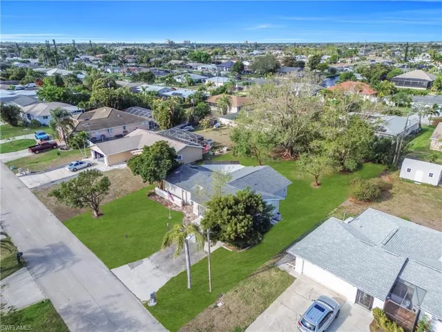 4126 SE 1st  CT, Cape Coral, FL 33904