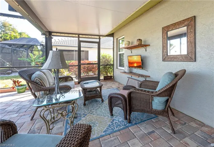 253  Countryside  DR, Naples, FL 34104