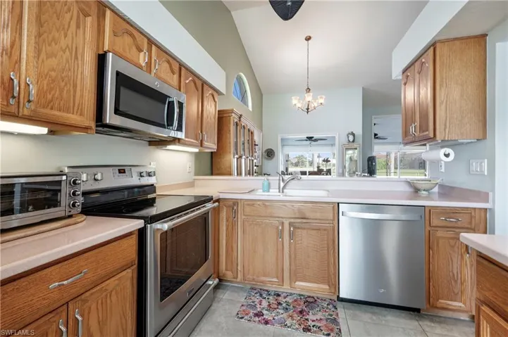 253  Countryside  DR, Naples, FL 34104
