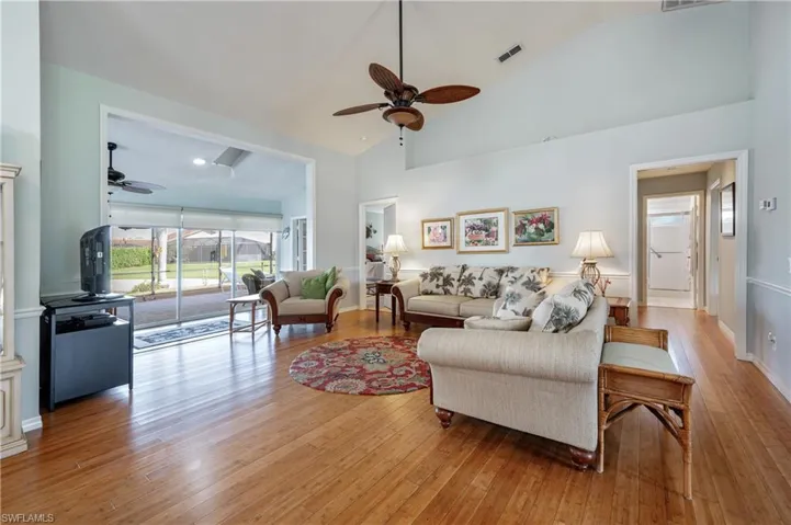 253  Countryside  DR, Naples, FL 34104