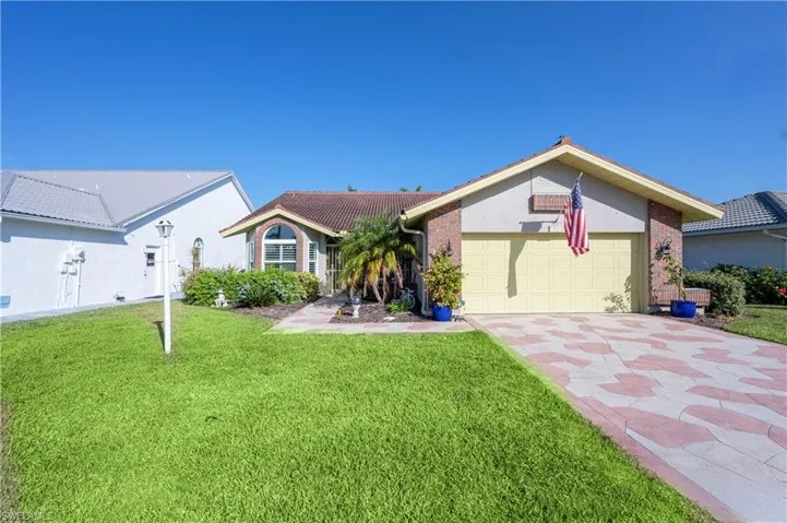 253  Countryside  DR, Naples, FL 34104